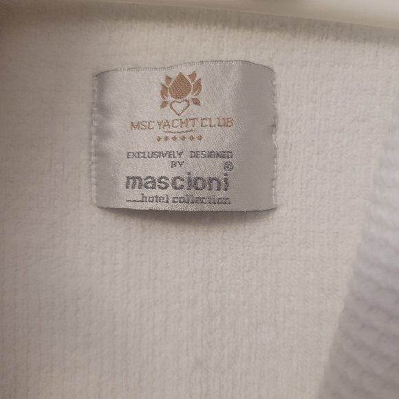 Luxury Robe  / Hotel Collection By Mascioni (BEAUTIFUL) - Picture 3 of 13